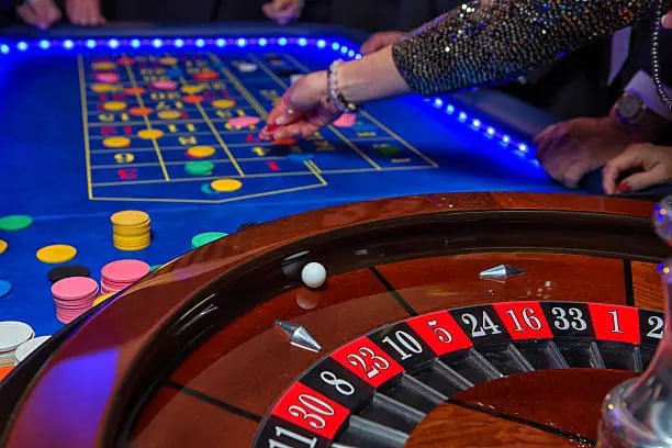 sloot game Live Casino Baccarat ဒီးလာနှင့် ကစားနေသောမြင်ကွင်း